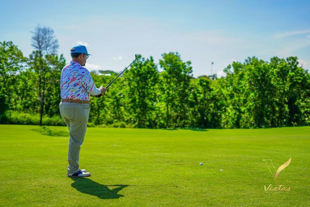Golf apparel en el campo — SportCity